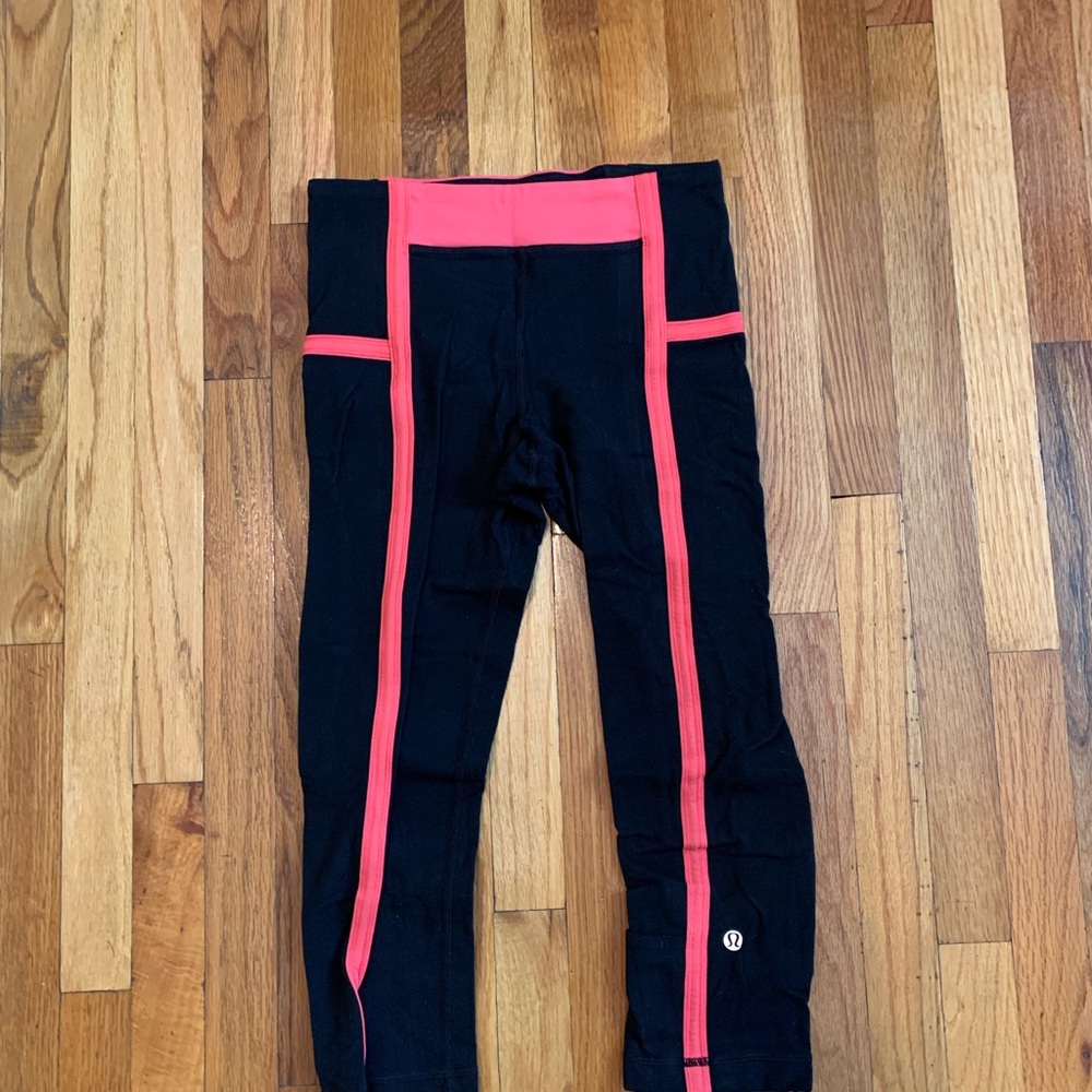 Lululemon Black and Pink 3/4 Leggings